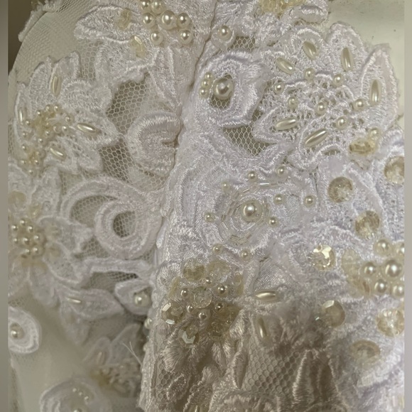 Pre loved 🥰 Morilee Vintage, minimal Raw Silk Wedding Dress. - Picture 13 of 15